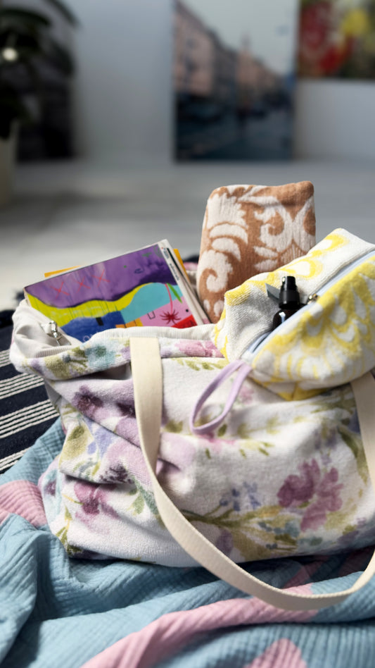 "LILAC MEADOW" Beach Bag